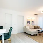 Modern Loft With View In Piata Romana Lägenhet